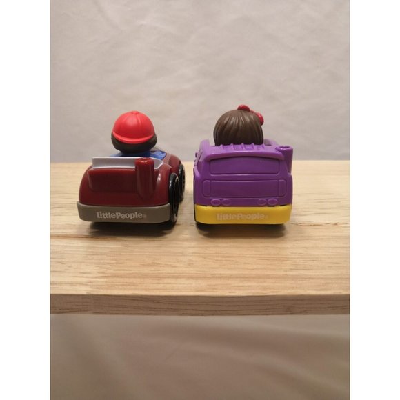 Lot of 2 Fisher Price Little People Wheelies Cars Girl and Boy 2016 - Picture 4 of 5